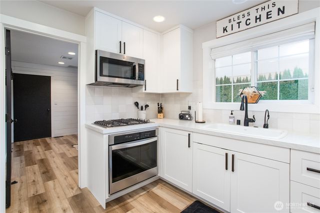 805 Cedar Drive, Lynden, WA 98264