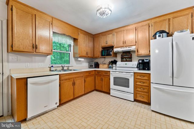 8 ADAM CT, Fredericksburg, VA 22405