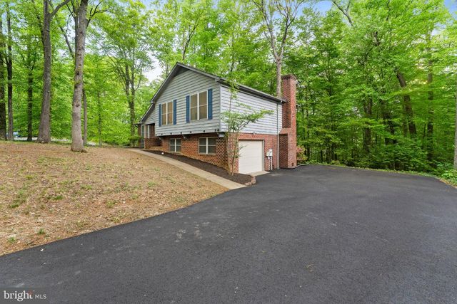 8 ADAM CT, Fredericksburg, VA 22405
