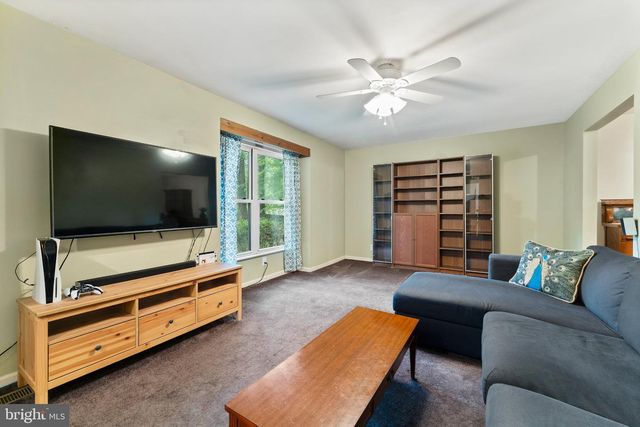 8 ADAM CT, Fredericksburg, VA 22405