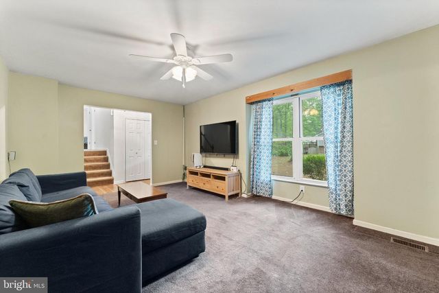 8 ADAM CT, Fredericksburg, VA 22405