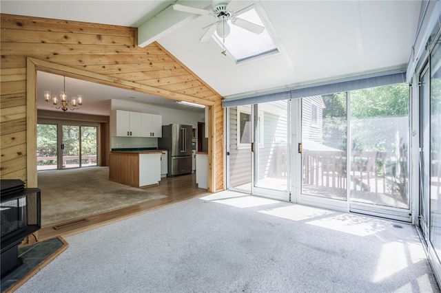 82 Hotchkiss Cir, Penfield, NY 14526