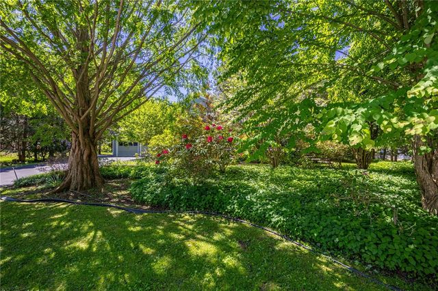 82 Hotchkiss Cir, Penfield, NY 14526