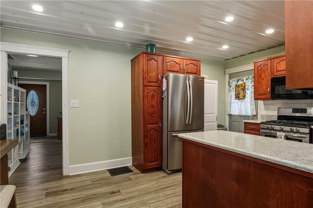 12014 River Rd, Corning, NY 14830