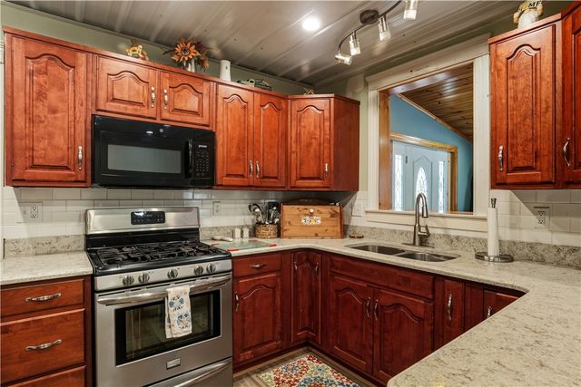 12014 River Rd, Corning, NY 14830