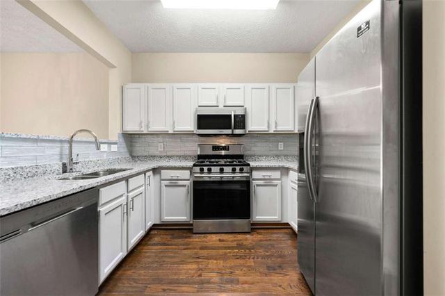 1343 Penhurst Drive, Lawrenceville, GA 30043