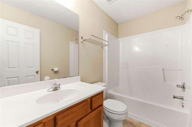 1343 Penhurst Drive, Lawrenceville, GA 30043