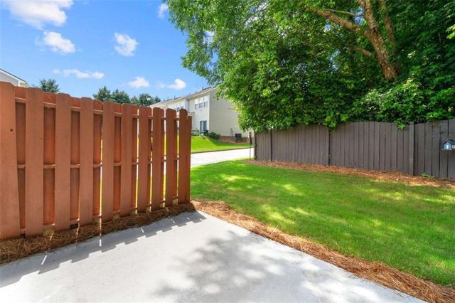 1343 Penhurst Drive, Lawrenceville, GA 30043