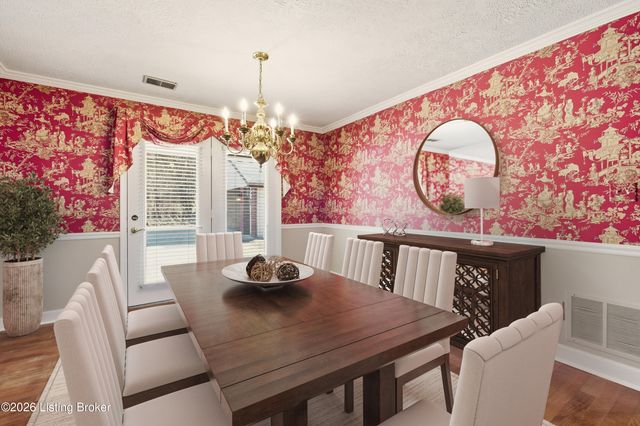 1005 Cannons Ln, Louisville, KY 40207