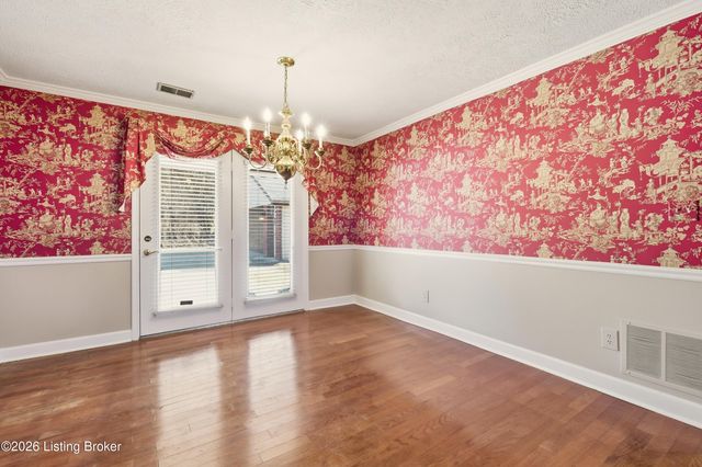 1005 Cannons Ln, Louisville, KY 40207