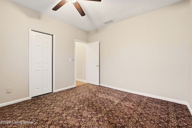 1005 Cannons Ln, Louisville, KY 40207