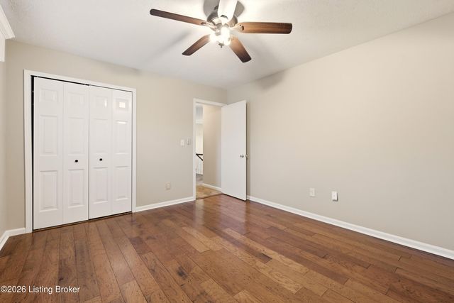 1005 Cannons Ln, Louisville, KY 40207