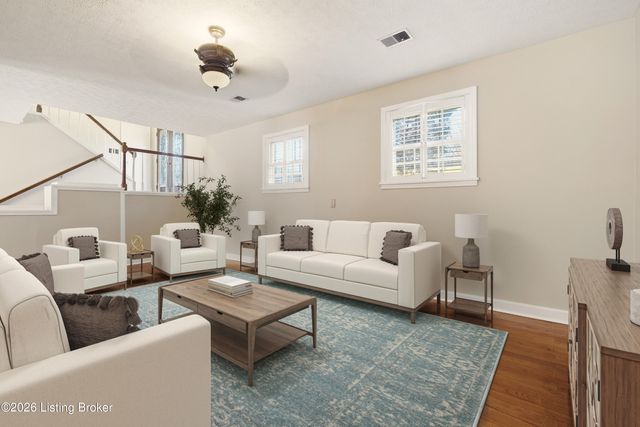 1005 Cannons Ln, Louisville, KY 40207