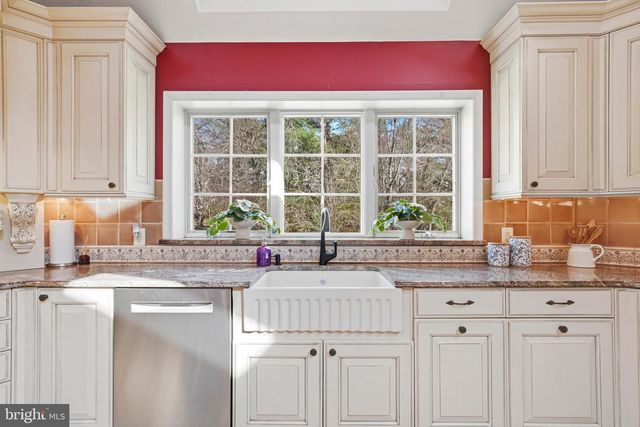 7 MONROE PL, Cranbury, NJ 08512