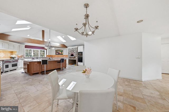 7 MONROE PL, Cranbury, NJ 08512