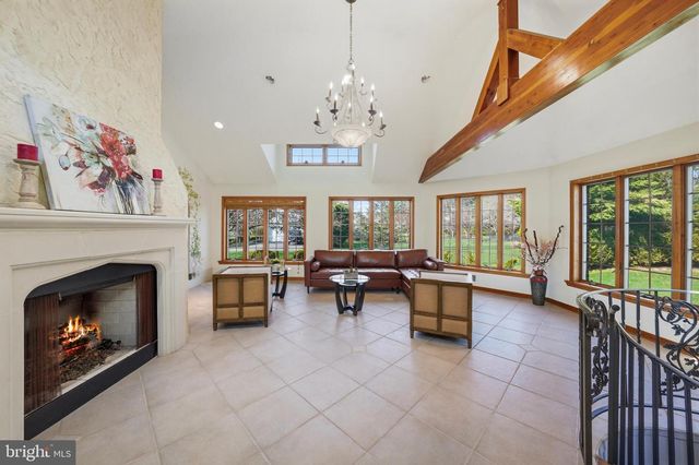 7 MONROE PL, Cranbury, NJ 08512