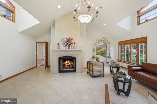 7 MONROE PL, Cranbury, NJ 08512