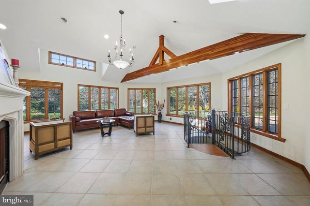 7 MONROE PL, Cranbury, NJ 08512