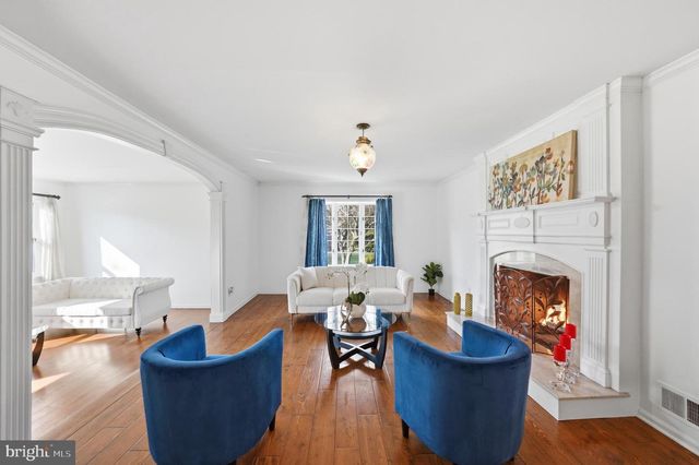 7 MONROE PL, Cranbury, NJ 08512