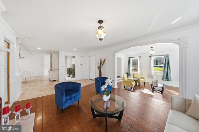 7 MONROE PL, Cranbury, NJ 08512