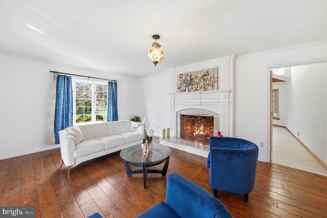 7 MONROE PL, Cranbury, NJ 08512