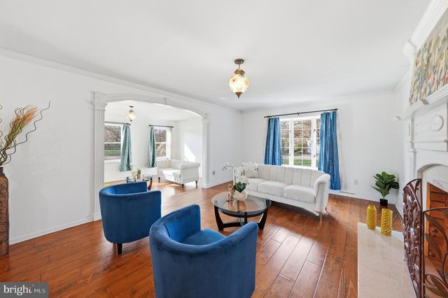 7 MONROE PL, Cranbury, NJ 08512