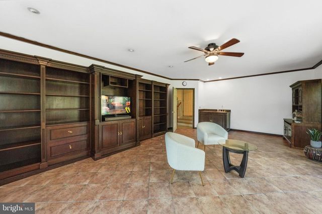 7 MONROE PL, Cranbury, NJ 08512