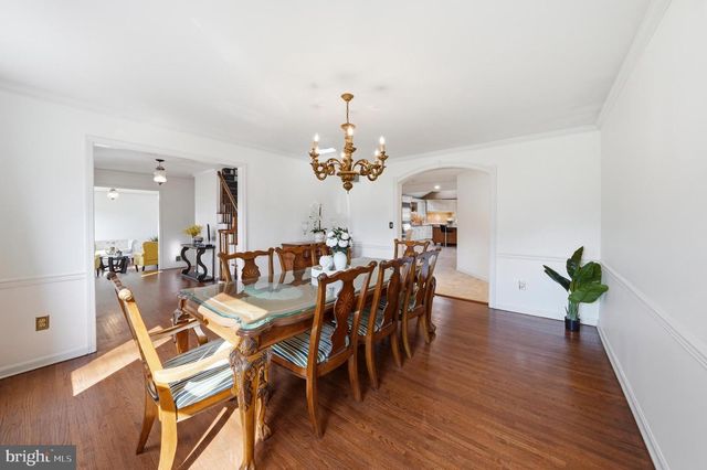 7 MONROE PL, Cranbury, NJ 08512