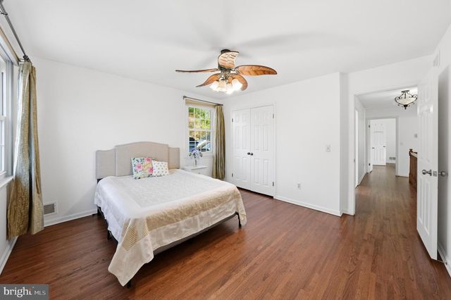 7 MONROE PL, Cranbury, NJ 08512