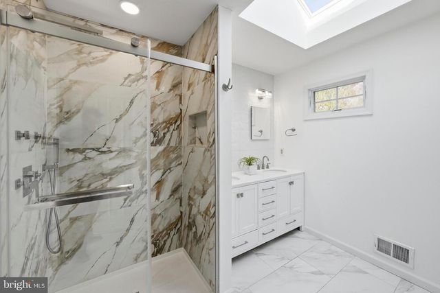 7 MONROE PL, Cranbury, NJ 08512
