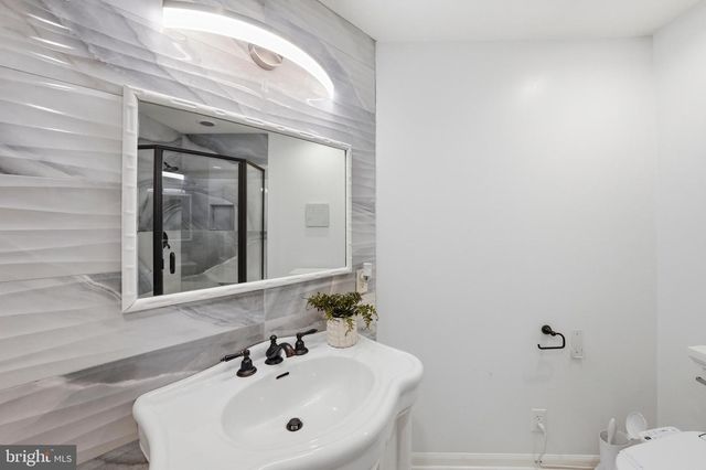 7 MONROE PL, Cranbury, NJ 08512