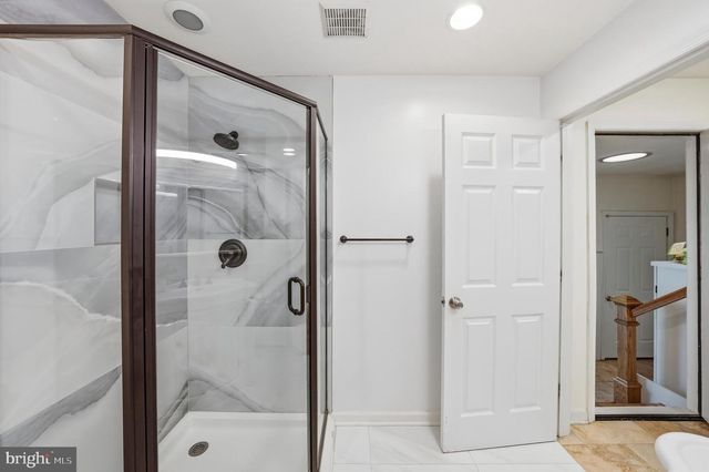 7 MONROE PL, Cranbury, NJ 08512
