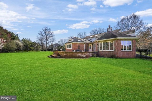 7 MONROE PL, Cranbury, NJ 08512