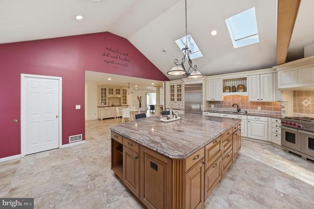 7 MONROE PL, Cranbury, NJ 08512