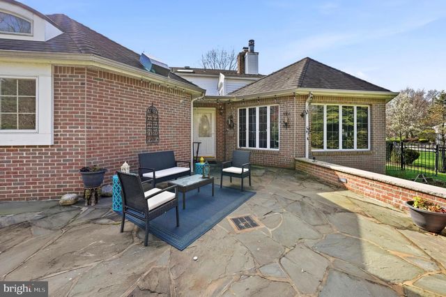 7 MONROE PL, Cranbury, NJ 08512