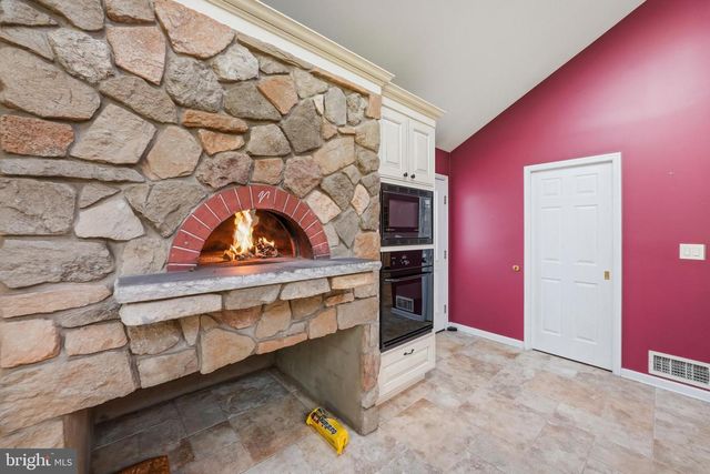 7 MONROE PL, Cranbury, NJ 08512