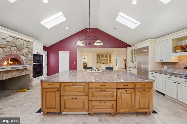 7 MONROE PL, Cranbury, NJ 08512