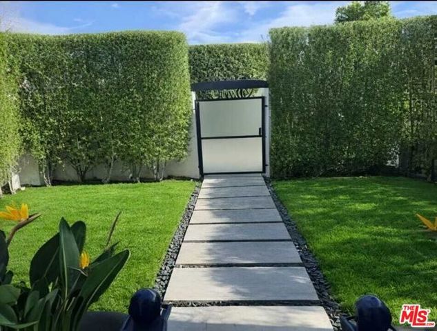 2751 Midvale Avenue, Los Angeles, CA 90064