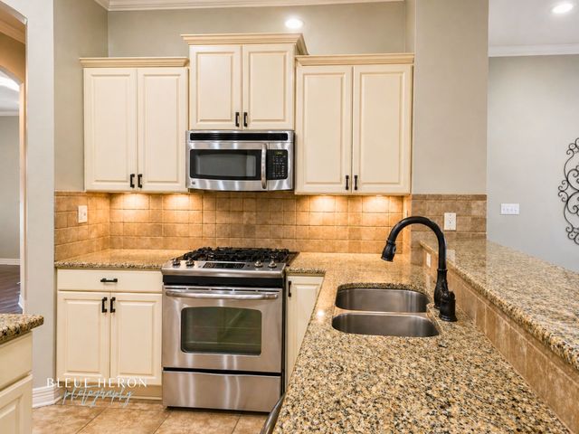2137 Sweet Bay Circle, Bossier City, LA 71111