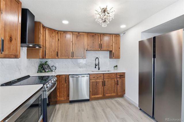 6955 W 62nd Avenue, Arvada, CO 80003