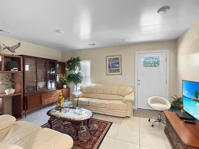 75 Dora Rosas Ln, Tabor City, NC 28463