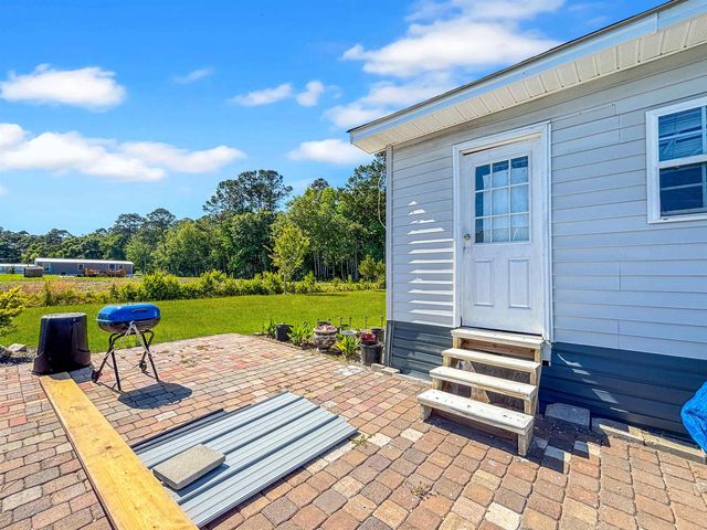 75 Dora Rosas Ln, Tabor City, NC 28463