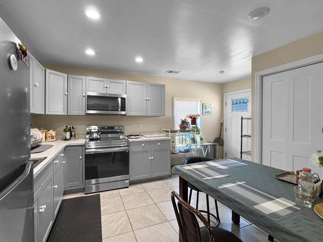 75 Dora Rosas Ln, Tabor City, NC 28463