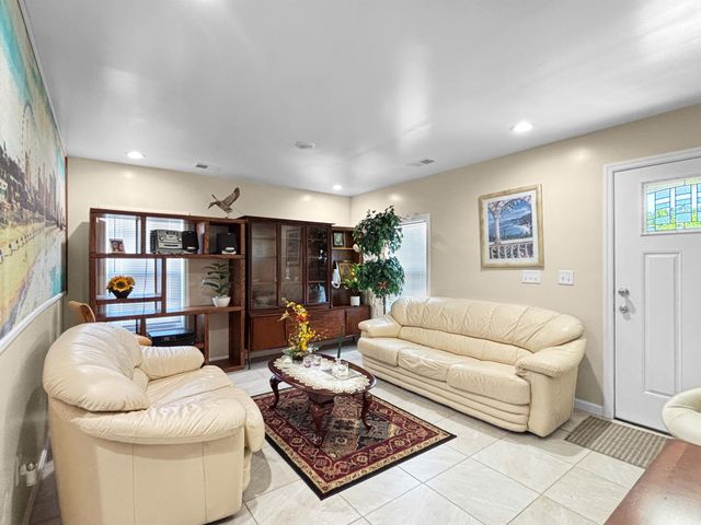 75 Dora Rosas Ln, Tabor City, NC 28463