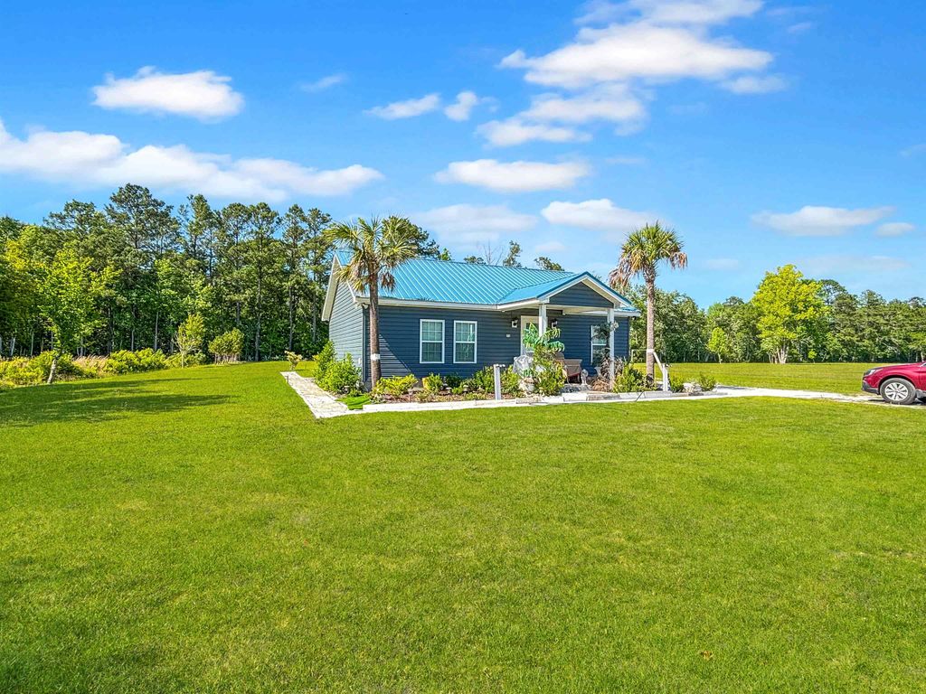 75 Dora Rosas Ln, Tabor City, NC 28463