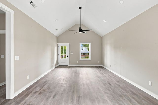 207 Scott St, Dickson, TN 37055