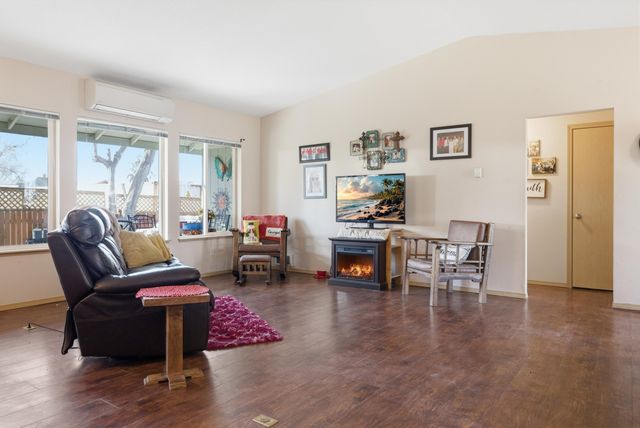 306 SE 8th Street, Madras, OR 97741