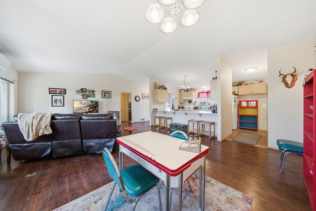 306 SE 8th Street, Madras, OR 97741