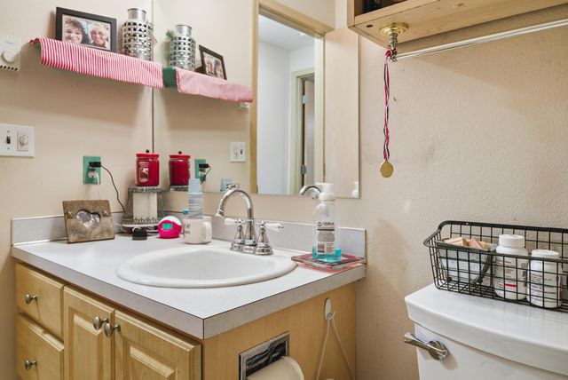 306 SE 8th Street, Madras, OR 97741