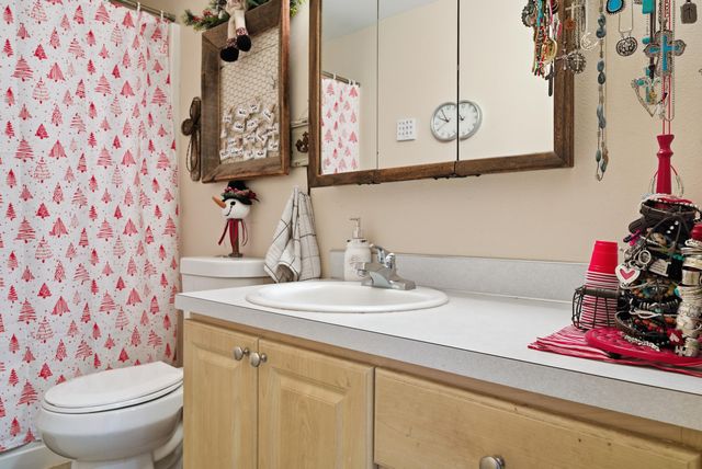 306 SE 8th Street, Madras, OR 97741